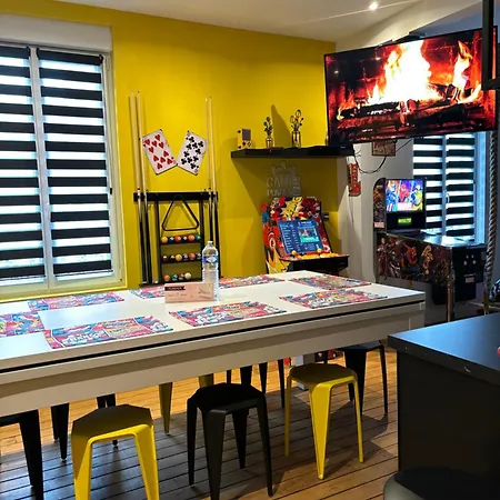 Game Zone 6 Max Center Parking Wifi 2 Jacuzzi Apartment